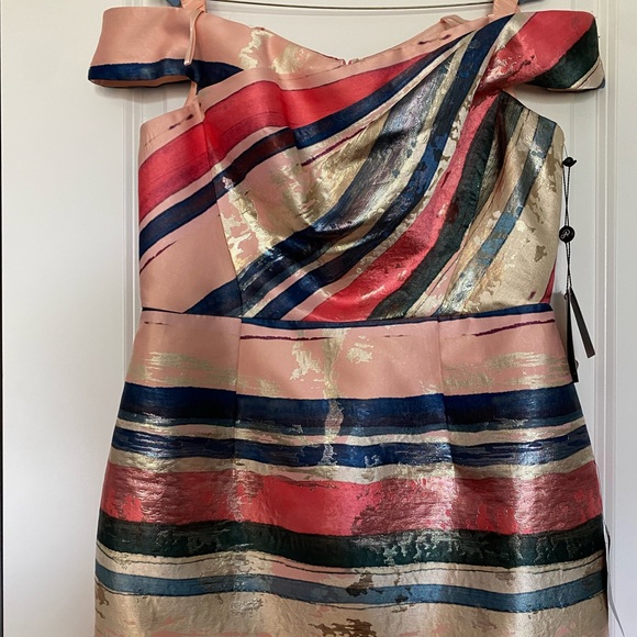 Adrianna Papell Gold leaf off shoulder dress NEW - Picture 4 of 5